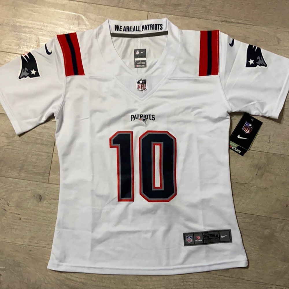 Women’s Medium Mac Jones Patriots Jersey